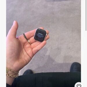 Apple Smartwatch with Black and Silver Design
Series 10!!!